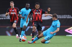 爱游戏投注-切尔西客场战平伯恩茅斯，领先优势减小