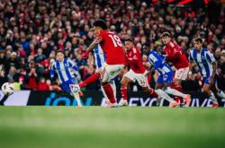 爱游戏网站入口-阿斯顿维拉夺得胜利，展现实力