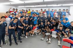 爱游戏app下载-巴萨球员合影曝光，球迷疯狂转发打call的简单介绍