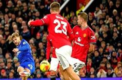 爱游戏网址-埃弗顿主场击败对手，豪取三分