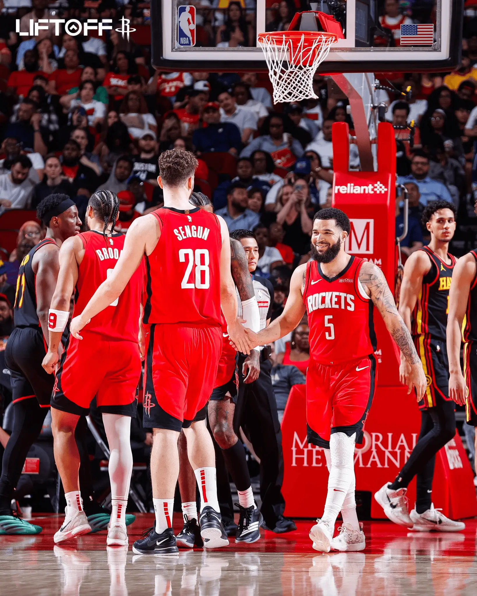 雷霆战胜勇士,阿伦-沃德发挥精彩 雷霆战胜勇士,阿伦-沃德发挥精彩