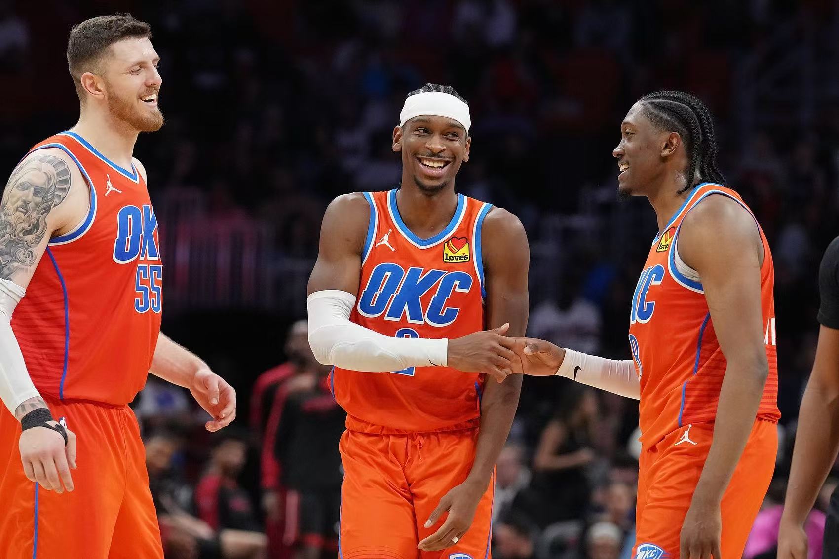 雷霆战胜勇士,阿伦-沃德发挥精彩 雷霆战胜勇士,阿伦-沃德发挥精彩