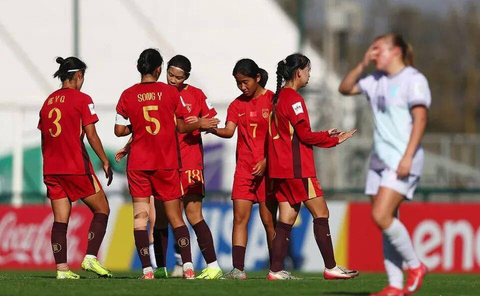 包含胜负未卜:女足世界杯淘汰赛场面混乱的词条 包含胜负未卜:女足世界杯淘汰赛场面混乱的词条