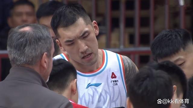 江苏男篮在半决赛成功逆转战胜 江苏男篮在半决赛成功逆转战胜