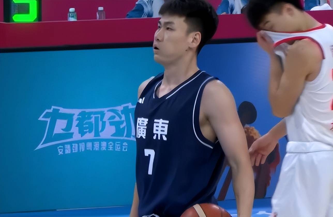 江苏男篮在半决赛成功逆转战胜 江苏男篮在半决赛成功逆转战胜