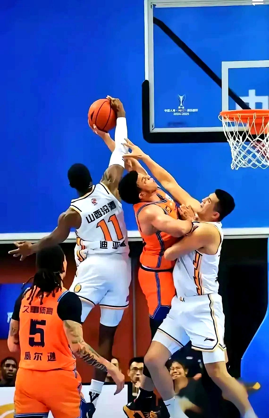 山西男篮实现惊天逆转,战胜强敌 山西男篮实现惊天逆转,战胜强敌