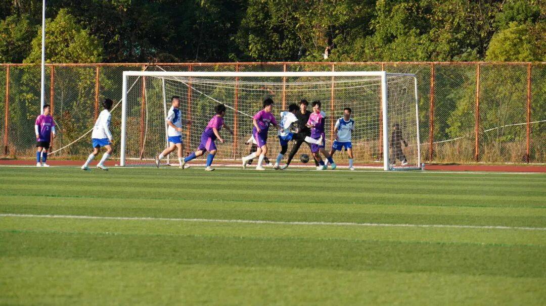 关于足球赛事精彩无限,各队实力拼搏的信息 关于足球赛事精彩无限,各队实力拼搏的信息